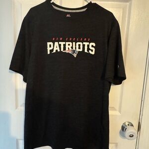 Like new! Majestic charcoal XL New England Patriots Performance Short Sleeve Tee